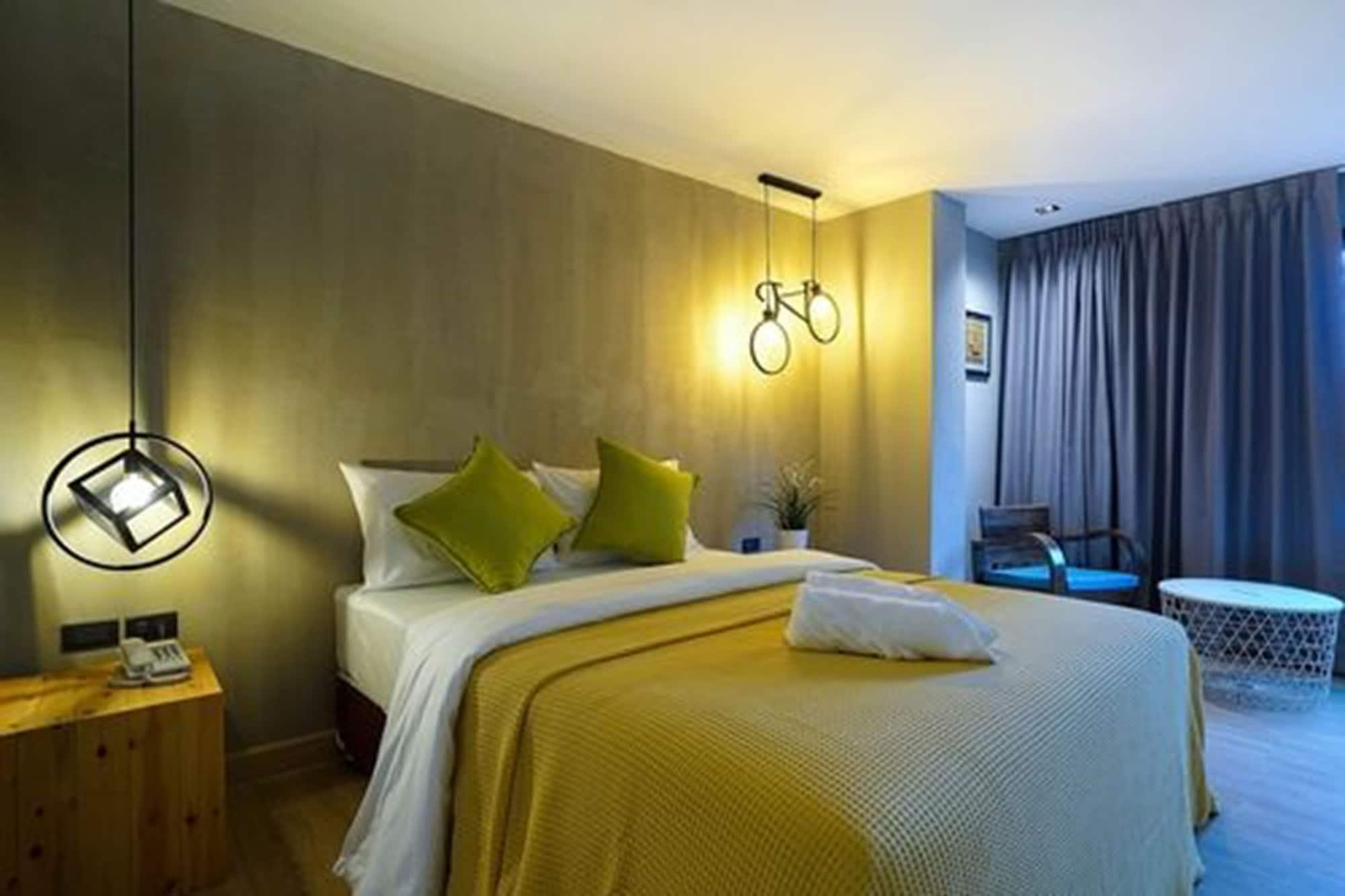 Hap@Sathorn Hotell Bangkok Exteriör bild