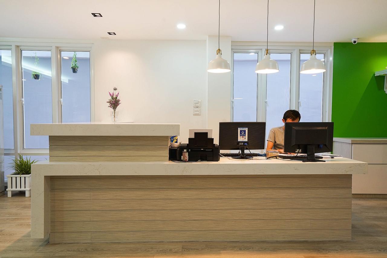 Hap@Sathorn Hotell Bangkok Exteriör bild